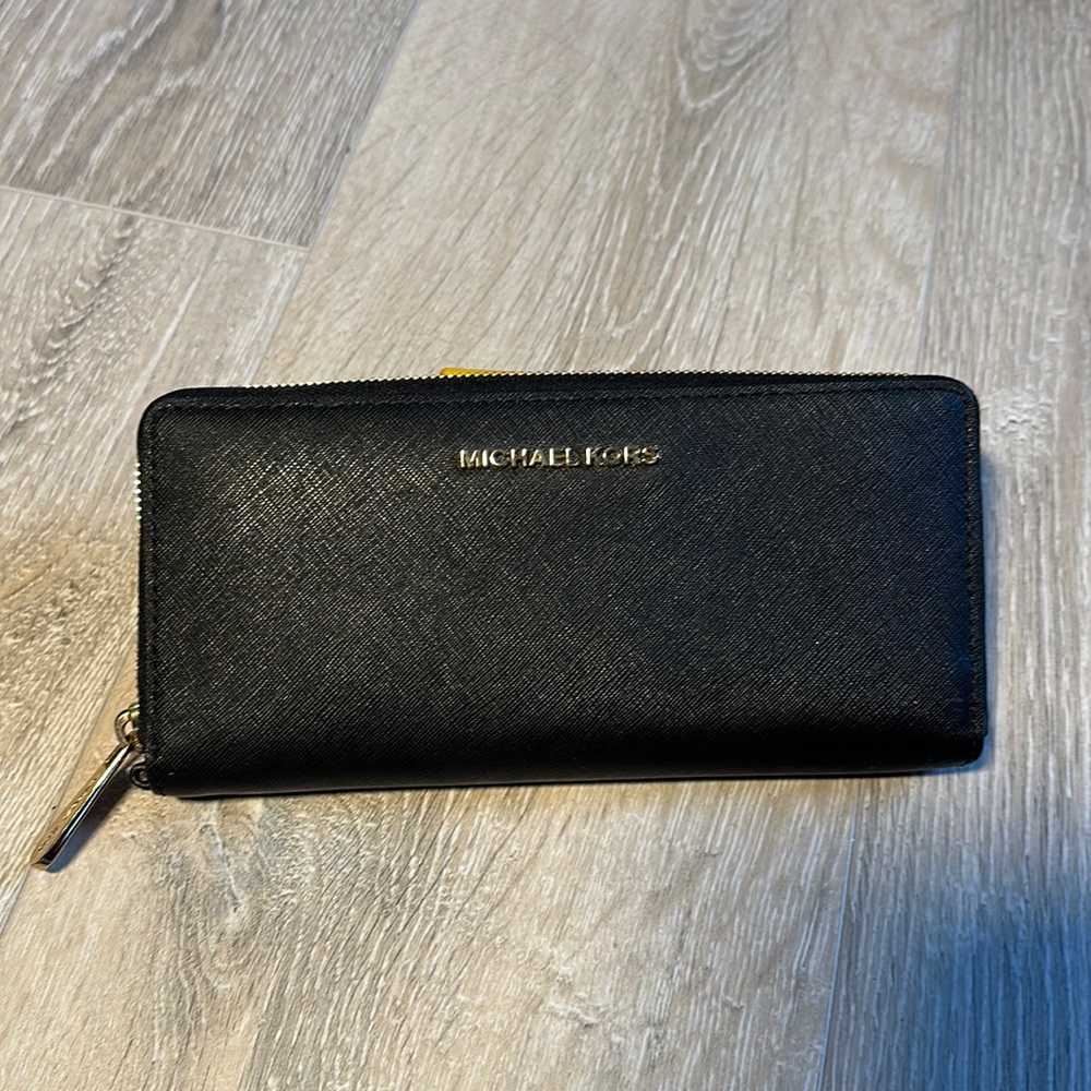 Micheal Kors Wallet